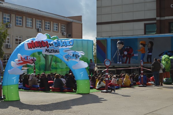 Hürkuş ve Gökbey Müzikali