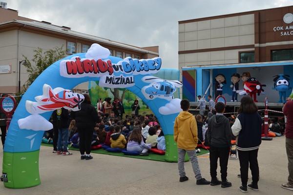 Hürkuş ve Gökbey Müzikali