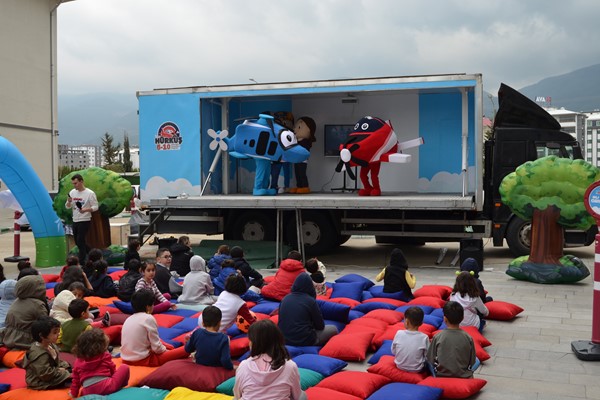 Hürkuş ve Gökbey Müzikali