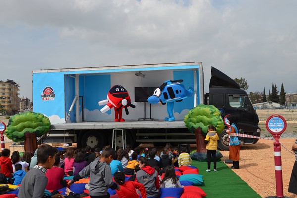 Hürkuş ve Gökbey Müzikali