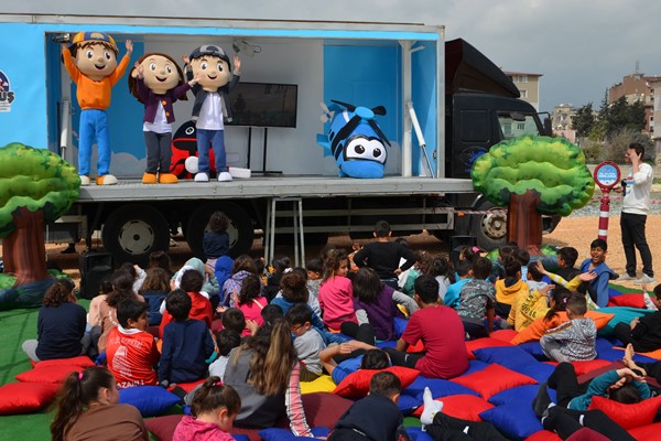 Hürkuş ve Gökbey Müzikali