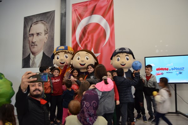 Hürkuş ve Gökbey Müzikali