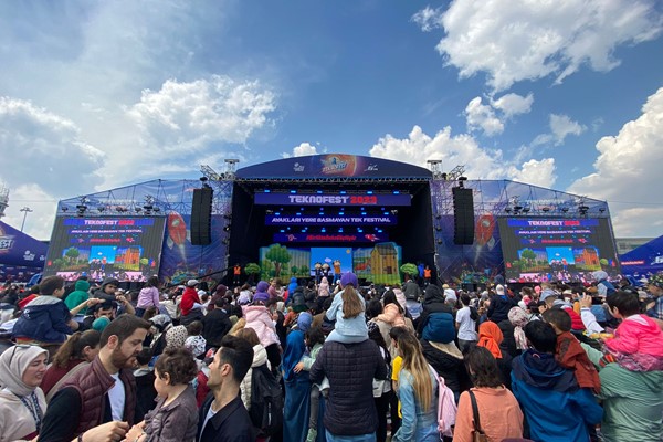 Hürkuş ve Gökbey Müzikali